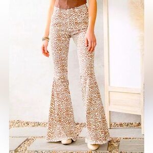 Saints & Hearts High Rise Extreme Flare‎ Jeans – Animal Print | Size Small